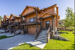 Turnkey Mountain Retreat, Black Rock Ridge Townhome with Resort Views