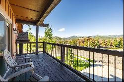 Turnkey Mountain Retreat, Black Rock Ridge Townhome with Resort Views