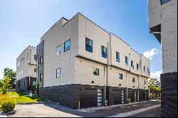 Beautiful Corner-Unit With Rooftop Deck