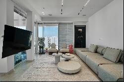 Gorgeous Apartment in Ramat Aviv Gimel Neighborhood