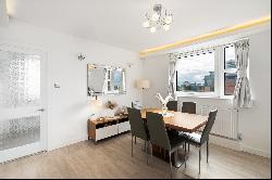 Modern apartment with exceptional views of Lord's Cricket Ground