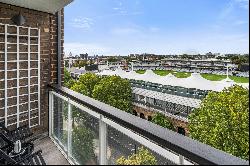 Modern apartment with exceptional views of Lord's Cricket Ground