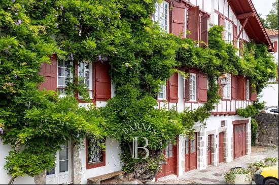 CIBOURE, SUPERB APARTMENT WITH TERRACE AND GARDEN