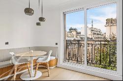 PARIS 8 / AVENUE MONTAIGNE - 2 rooms