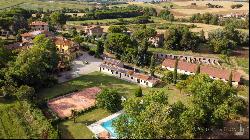 Country house with apartments and pool, Castiglione del Lago - Umbria