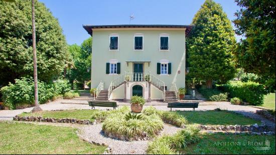 Villa Between Art and Tradition, Lucca - Tuscany