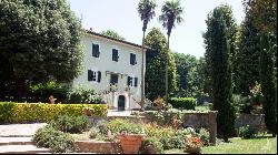 Villa Between Art and Tradition, Lucca - Tuscany