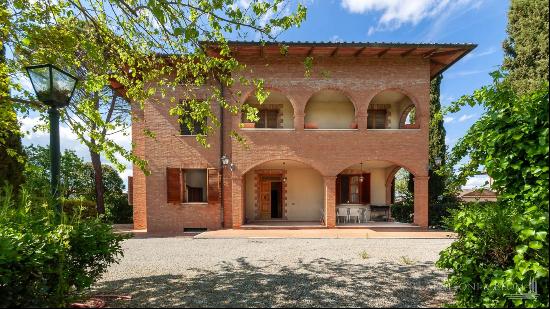 5-bedroom villa with garage + garden in Montepulciano, Siena - Tuscany