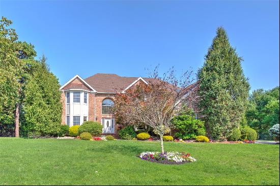 Dream family home in Allaire Woods!