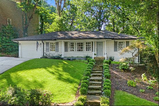 Charming Ranch-Style Retreat In The Heart Of North Buckhead!