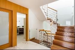 Semi-detached house, 4 bedrooms, for Sale