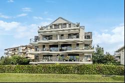 Elegant 4.5-room apartment with unobstructed view of Lake Geneva