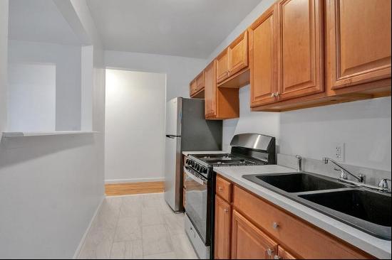 2410 Davidson Avenue, Unit B3, Bronx, NY, 10468