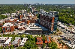 Elegant Second Floor End Unit in Collier Hills