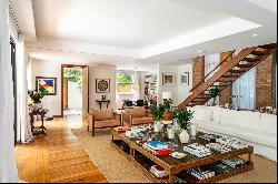 Spacious house on a privileged street in Gávea