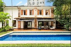 Spacious house on a privileged street in Gávea