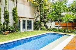 Spacious house on a privileged street in Gávea