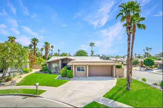 UPDATED 4 BEDROOM POOL HOME IN PALM DESERT