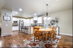 Stunning Home In Daybreak, Just Minutes From Oquirrh Lake!