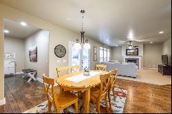 Stunning Home In Daybreak, Just Minutes From Oquirrh Lake!