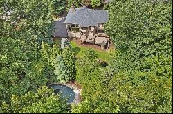 One of a Kind Private Wooded Oasis