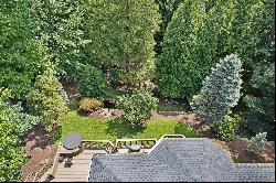 One of a Kind Private Wooded Oasis