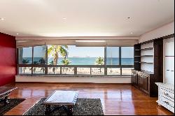 Ocean-view apartment with 2 parking spaces in a prime location