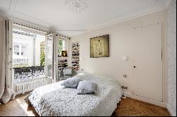 Paris 9th District - An elegant 3-bed apartment