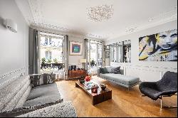 Paris 9th District – An elegant 3-bed apartment