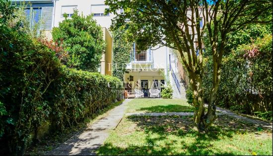 Four-bedroom house with garden, for sale, in Boavista, Porto, Portugal