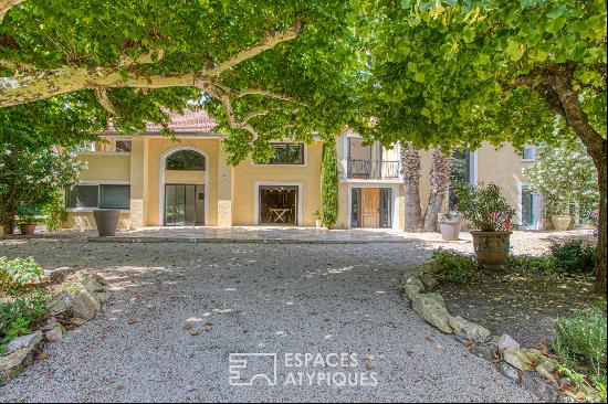 vast Provencal farmhouse with swimming pool