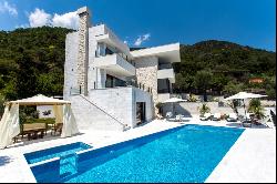 Stunning 5-Bedroom Villa for Sale in Djenovici, Herceg Novi