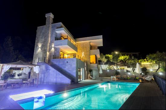 Stunning 5-Bedroom Villa for Sale in Djenovici, Herceg Novi