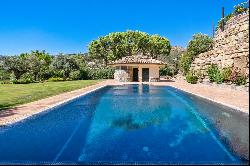 Magnificent traditional Andalusian style villa in the heart of the Marbella Club Golf Res