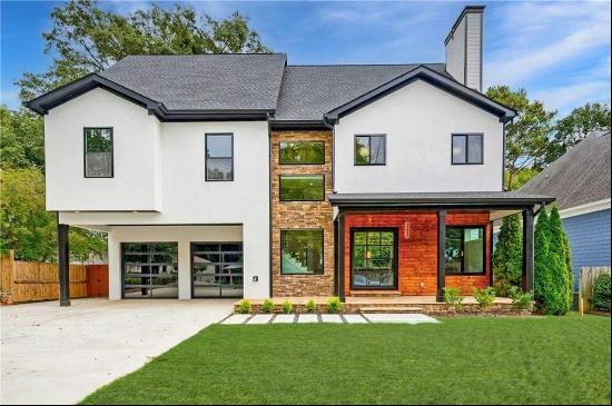 Stunning new construction home in Garden Hills