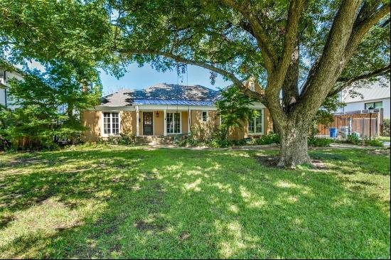 6247 Woodland, Dallas, TX, 75225, USA