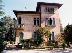 Villa Toti dal Monte