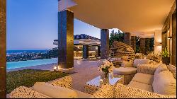 Exclusive luxury villa with panoramic views of the Mediterranean in the prestigious Reser