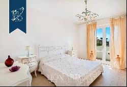 Renovated villa for sale in Marina di Pietrasanta, a few steps from the center and the bea