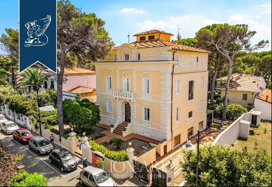 Unique property with garden and outbuilding for sale in Castiglioncello