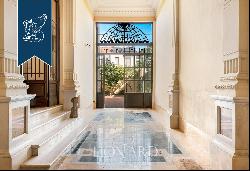 Elegant historical villa for sale a few steps from the Versilian sea