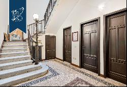 Elegant historical villa for sale a few steps from the Versilian sea