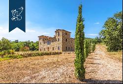 Luxury villa with agricultural grounds and hospitality potential for sale in Maremma