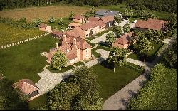 Bibbs Hall Barns & Farmhouse, Bibbs Hall Lane, Ayot St Lawrence, Hertfordshire, SG4 8EN