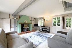 Retreat Lane, Bledlow Ridge, High Wycombe, Buckinghamshire, HP14 4AT