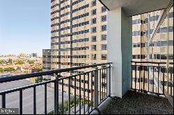 2101 Market Street Unit 808, Philadelphia PA 19103