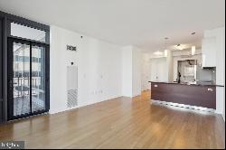 2101 Market Street Unit 808, Philadelphia PA 19103