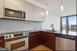 2101 Market Street Unit 808, Philadelphia PA 19103