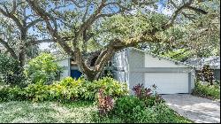 2251 Willowbrook Dr, Clearwater FL 33764