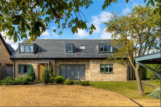 Hunts Road, Duxford, Cambridge, Cambridgeshire, CB22 4RE